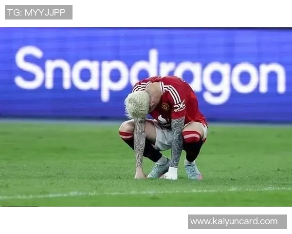 B费休息期间亲临训练基地现场观摩替补球员训练情况